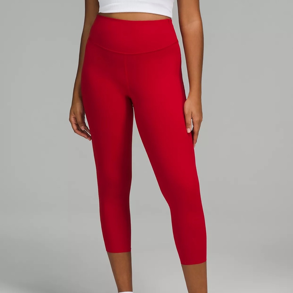 Closeout!▪️NWT Lululemon Base Pace HR Leggings 25”